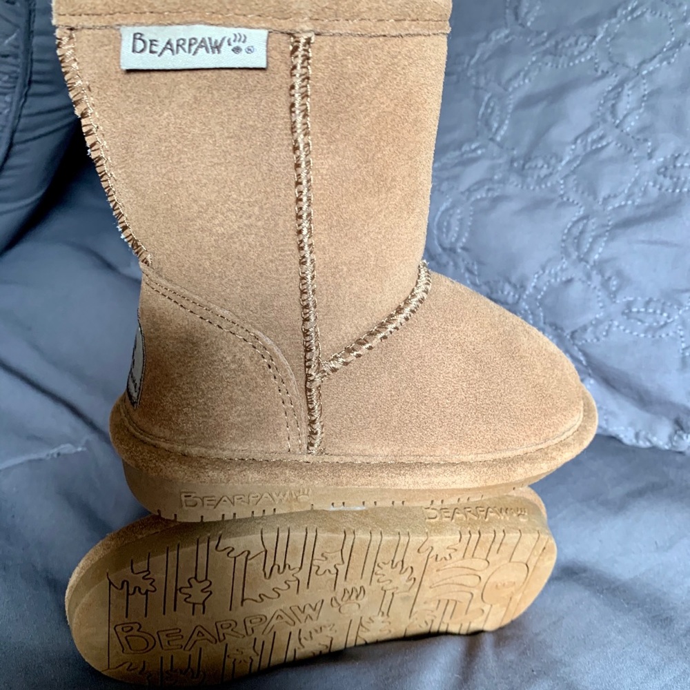 Bearpaws size6 kids